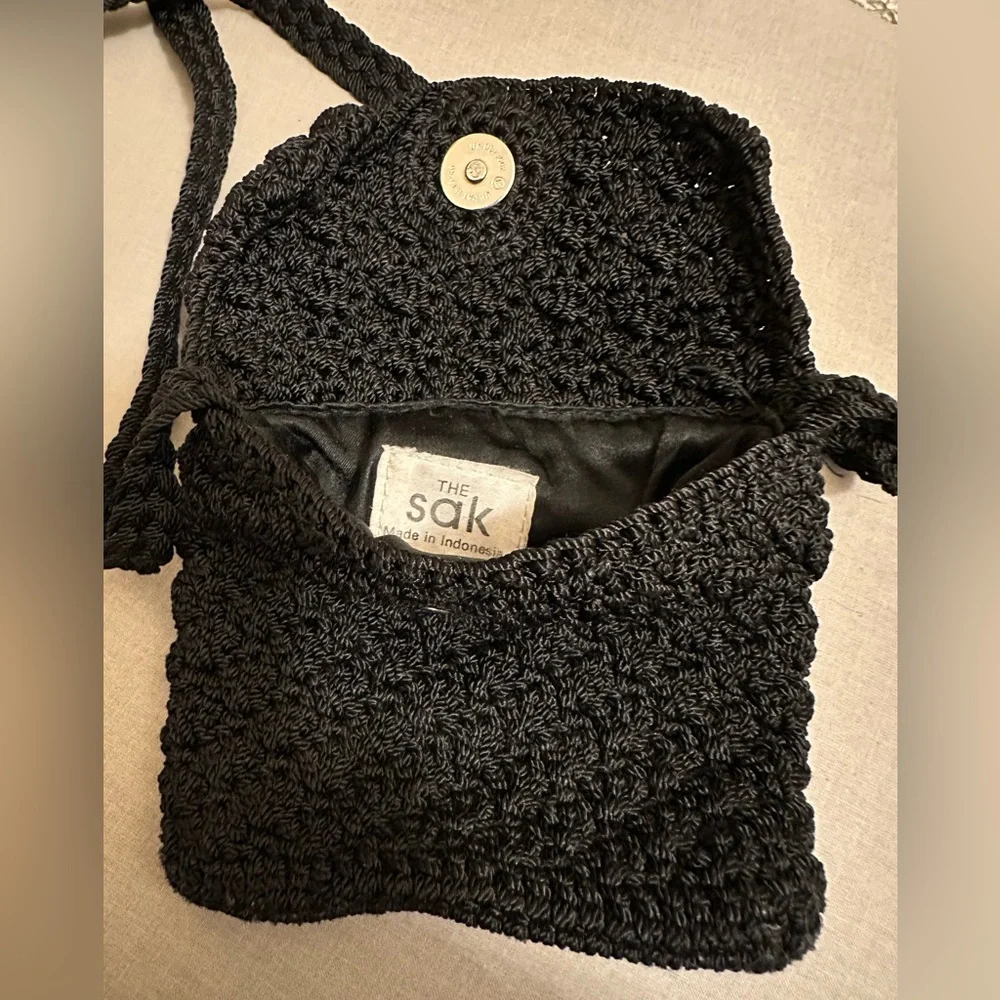 The Sak Purse Small Black Crochet Crossbody With Magnetic closure